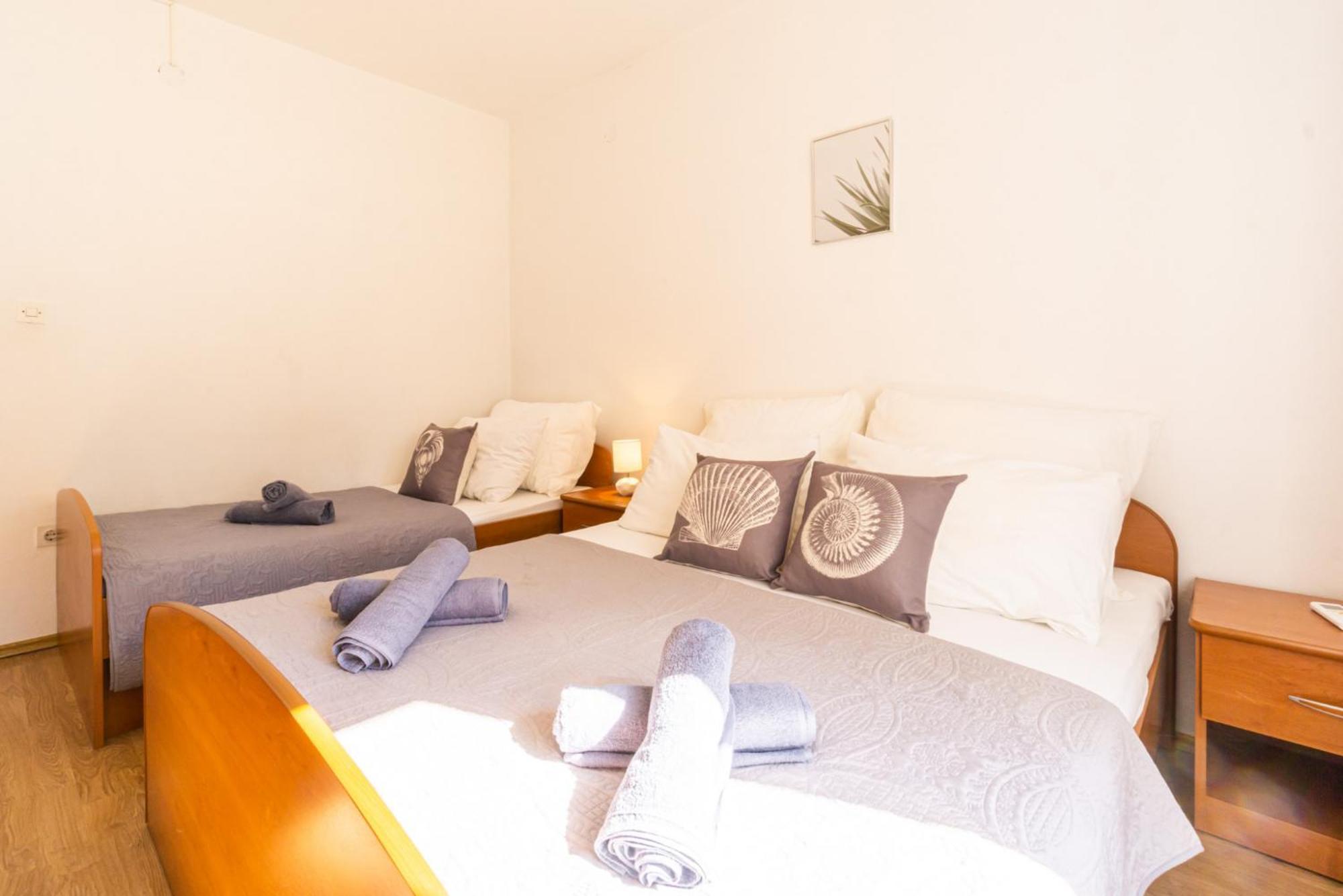 Apartment And Room Bacic Metajna Rom bilde